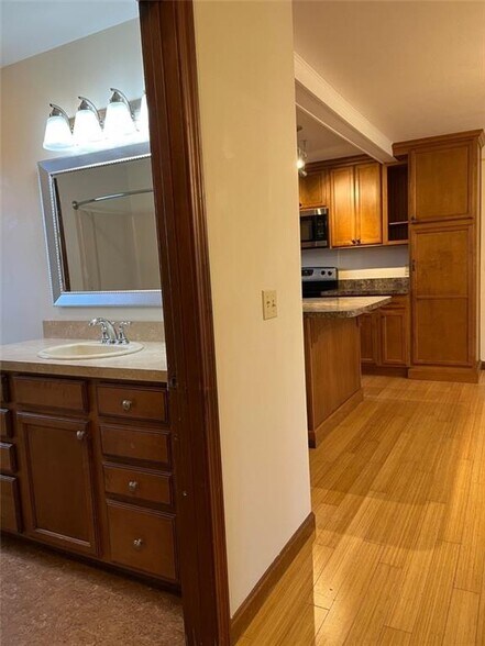 Building Photo - 3 Buttonwood St