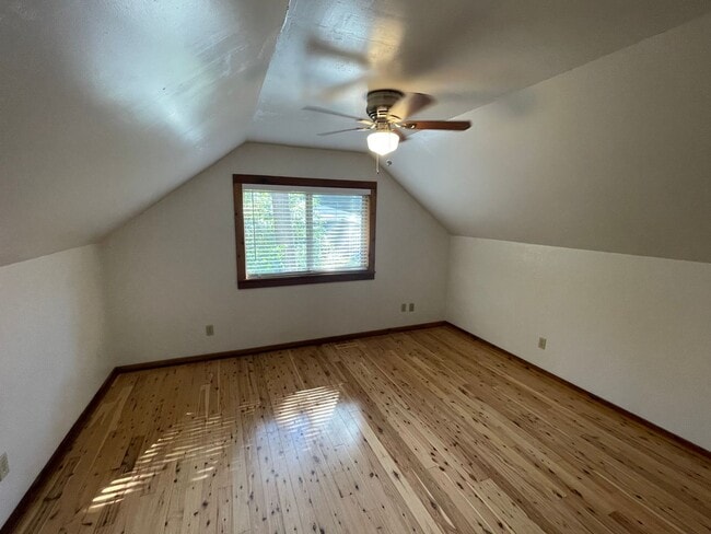 Building Photo - Stunning Home in Private Neighborhood