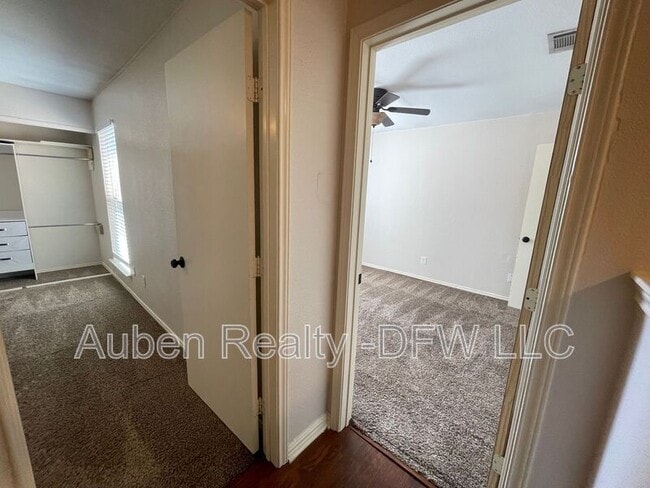 Building Photo - 5516 Lewis Ct