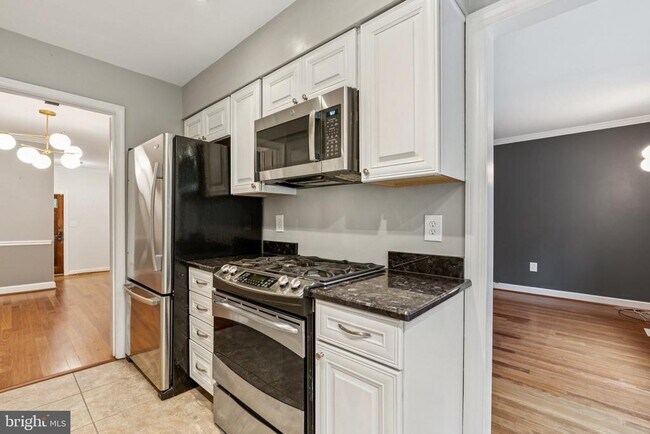 Building Photo - 5875 Woodfield Estates Dr
