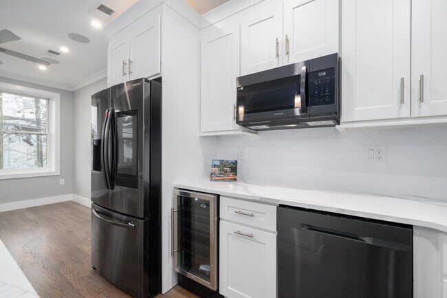 Building Photo - 195 Liberty Ave