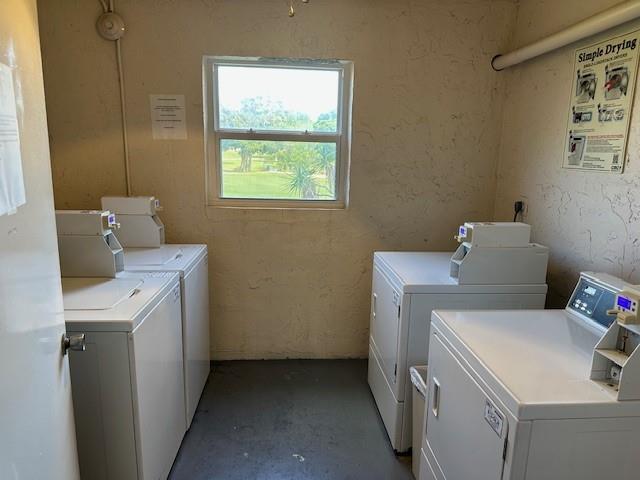 Building Photo - 3351 S Palm Aire Dr