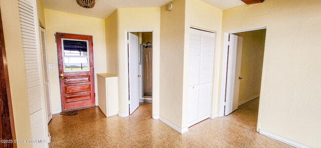 Building Photo - 1181 Sunny Point Dr
