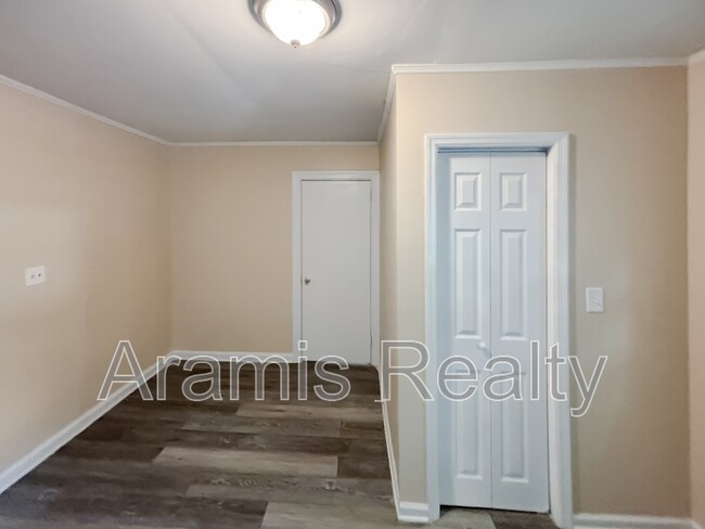 Building Photo - 5041 Ash St