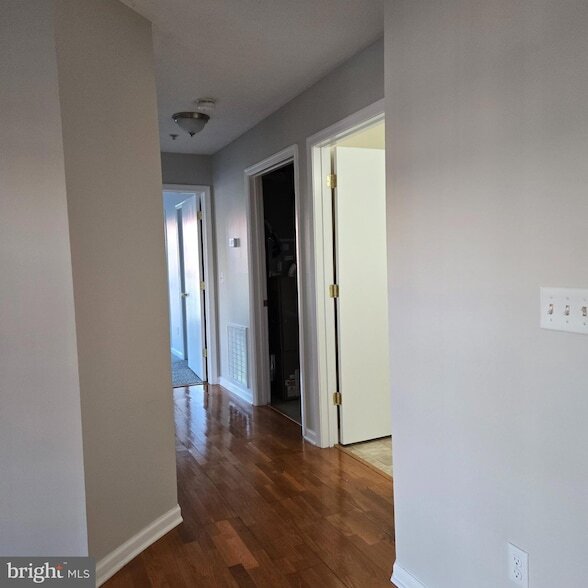 Building Photo - 129-122 Brookland Terrace