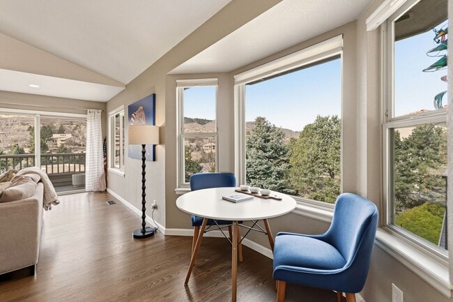 Building Photo - Stunning Fully Furnished Home in Roxborough Park!