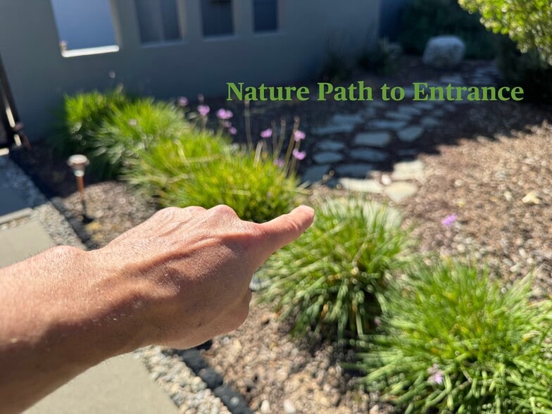 Building Photo - 22120 Rolling Ridge Dr