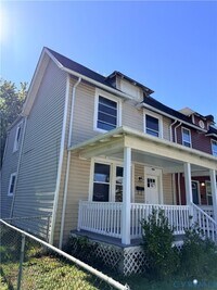 Building Photo - 3109 5th Ave