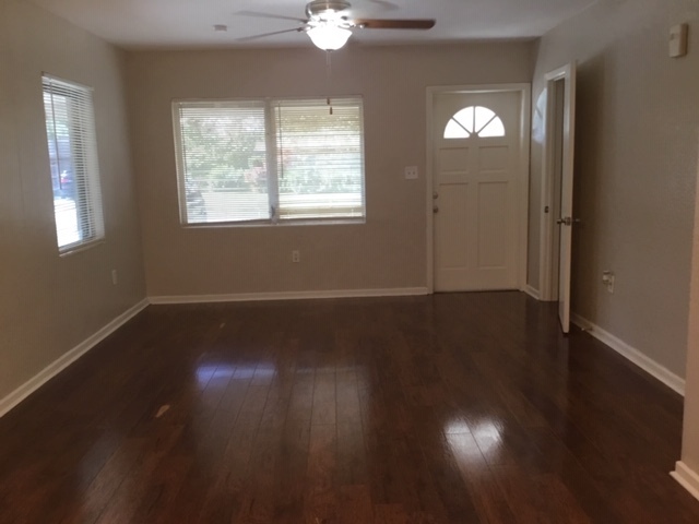 Building Photo - 1614 Sparrow Dr