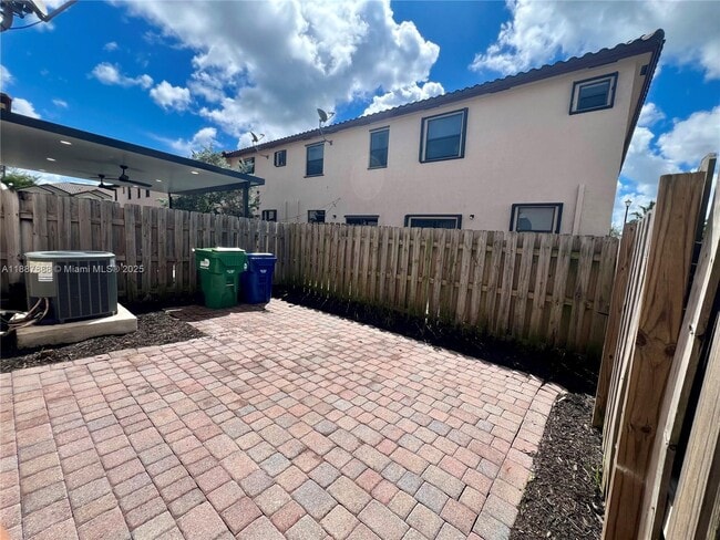 Building Photo - 15080 SW 119th Ln