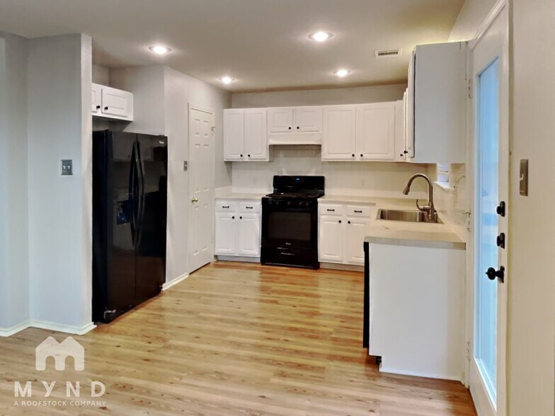 Building Photo - 15204 Donna Jane Loop