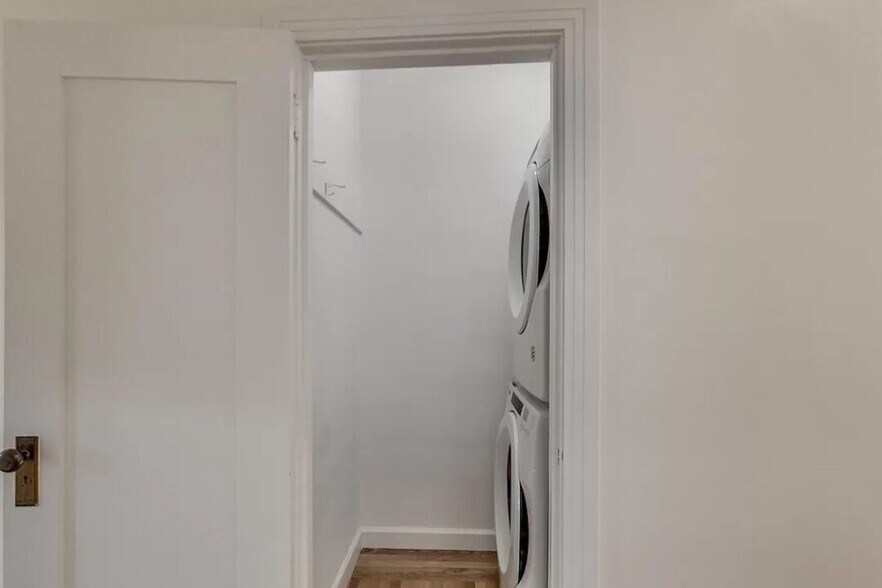 Building Photo - 2720 College Ave