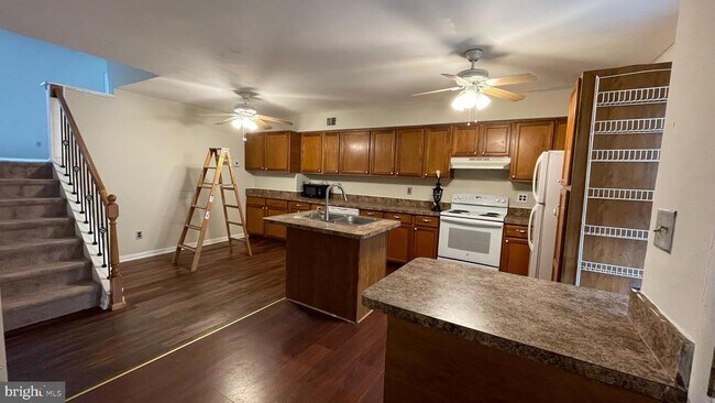 Building Photo - 9580 Canterbury Riding