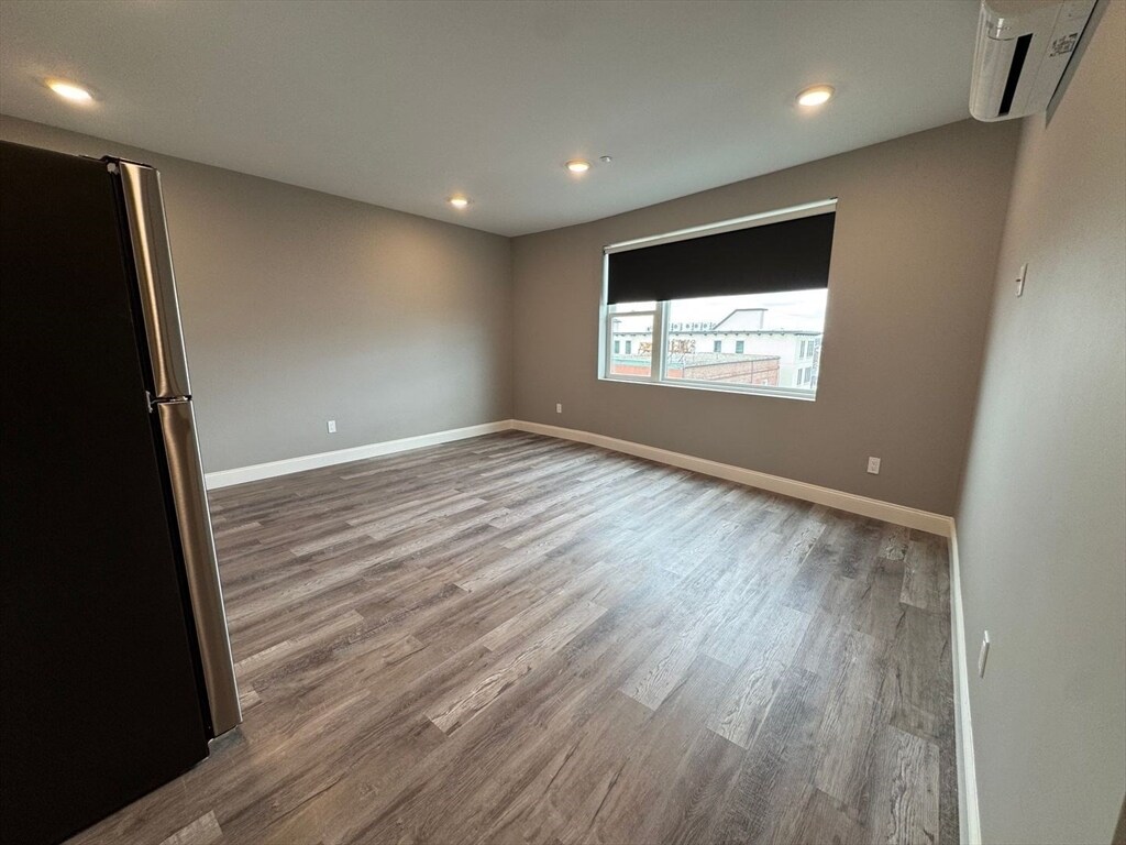 Building Photo - 207 Shirley Ave