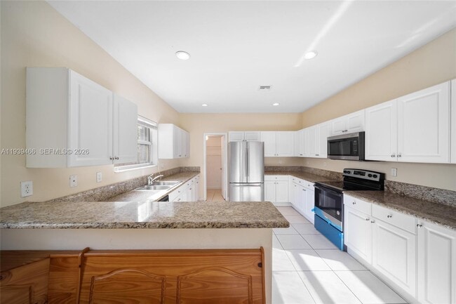 Building Photo - 3641 NE 4th St