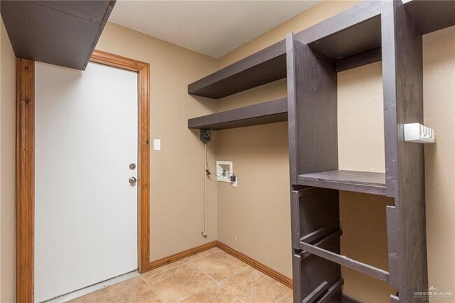 Building Photo - 21 Verdin Ave