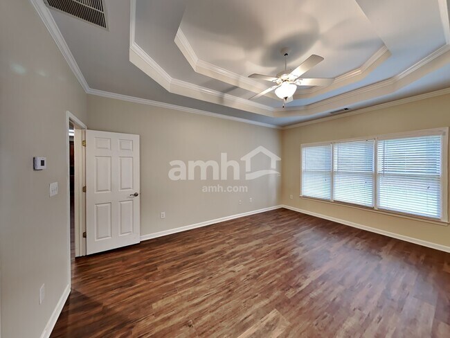 Building Photo - 5626 Fallsbrook Knoll