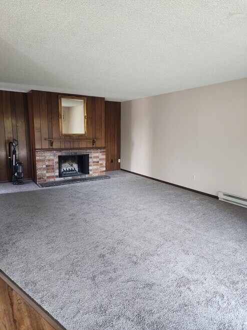 Building Photo - 1328 E 29th Ave