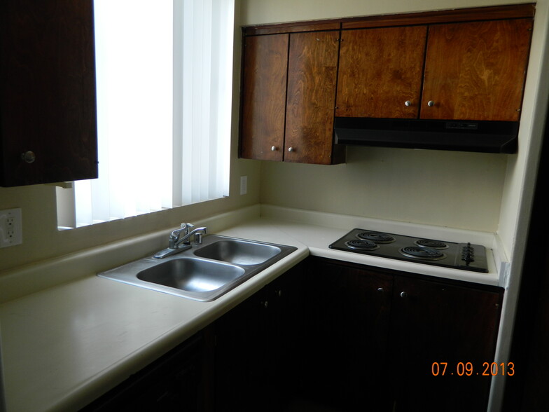 Building Photo - 6979 Palm Ct