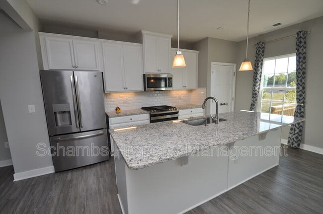 Building Photo - 200 Misty Pike Dr