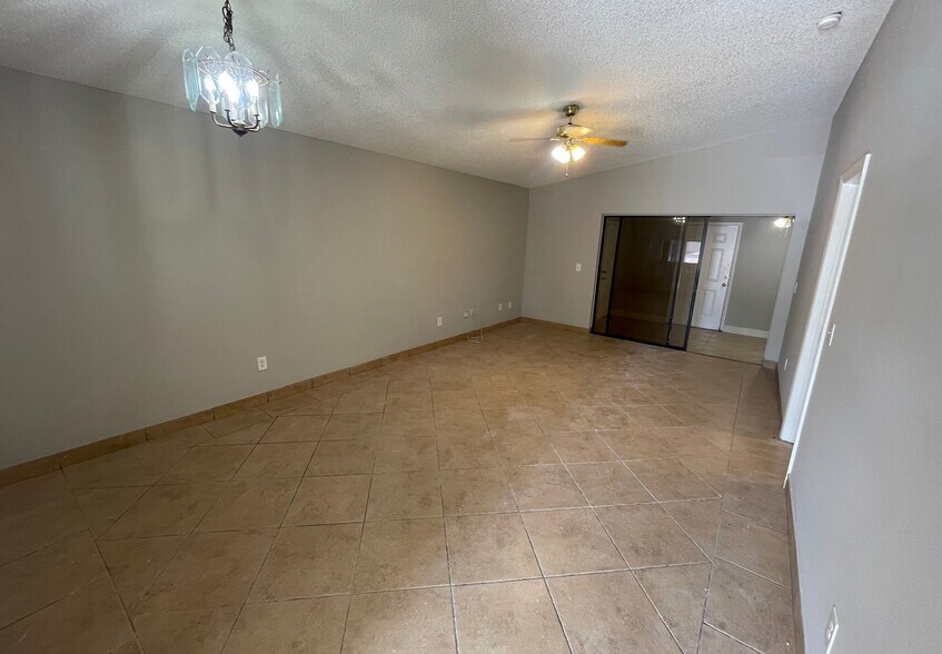 Building Photo - 17419 Dumont Dr