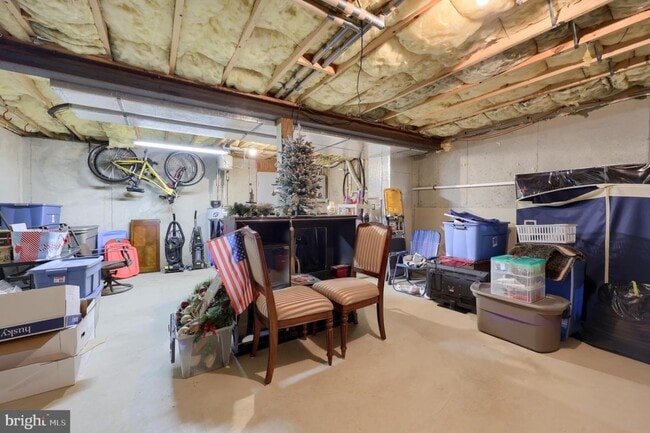 Building Photo - 6 Tiffany Ln