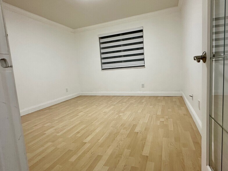 Building Photo - 10521 SW 158th Ct