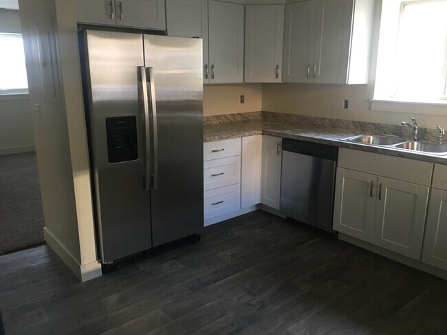 Building Photo - 1461 Wild Rose Way