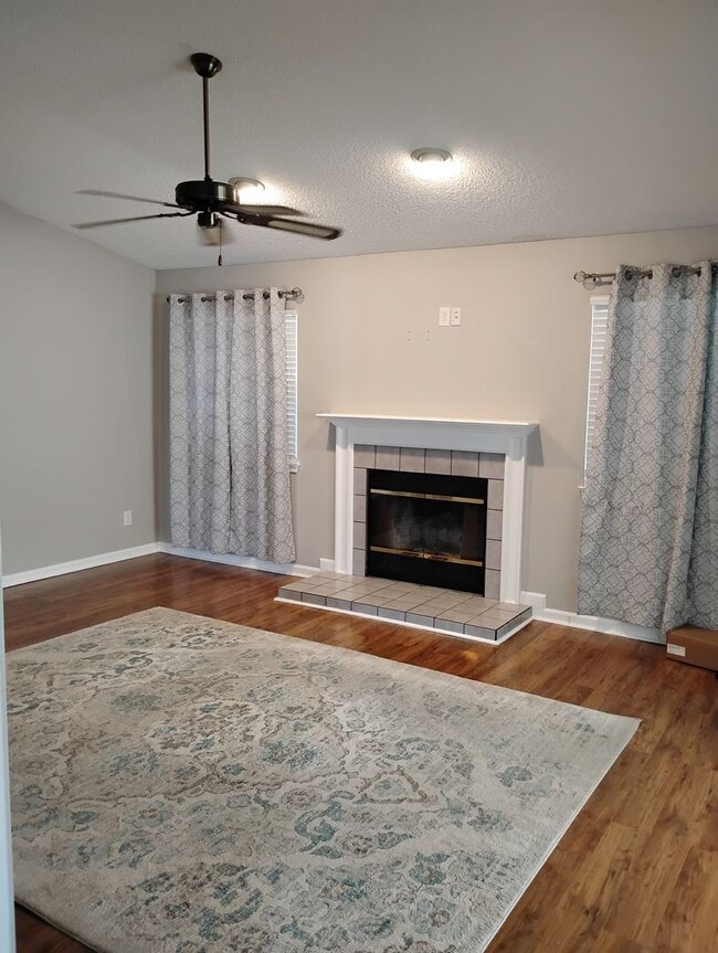 Building Photo - Gleneagles Drive