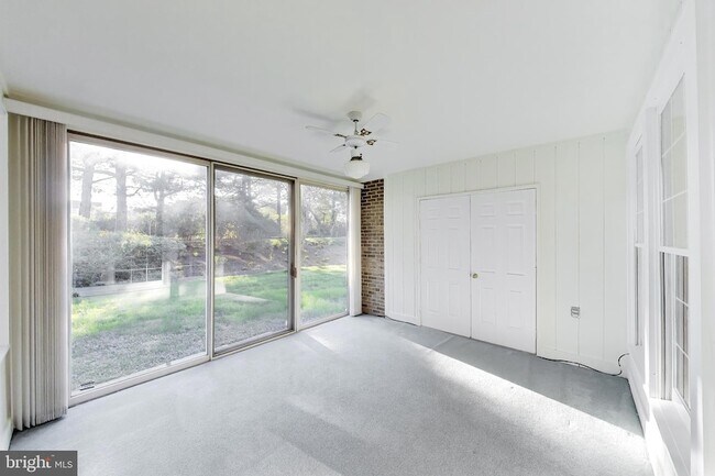 Building Photo - 5707 Brewer House Cir