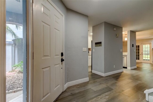 Building Photo - 4139 Brentwood Park Cir