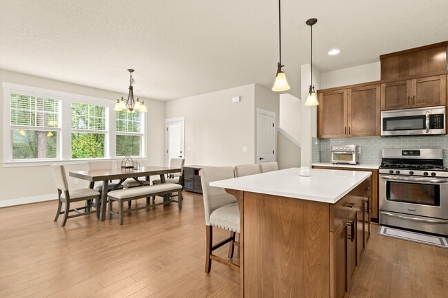 Building Photo - GORGEOUS SHERWOOD 3 BED/2.5 BATH+ OFFICE O...