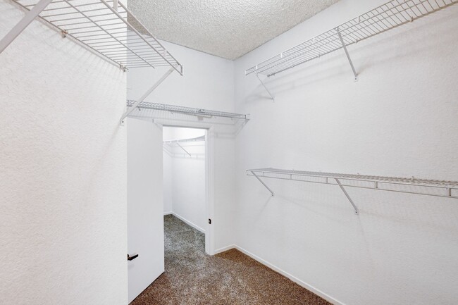 Building Photo - 4BEDROOM HOME ON THE GOLF COURSE 89130 * C...
