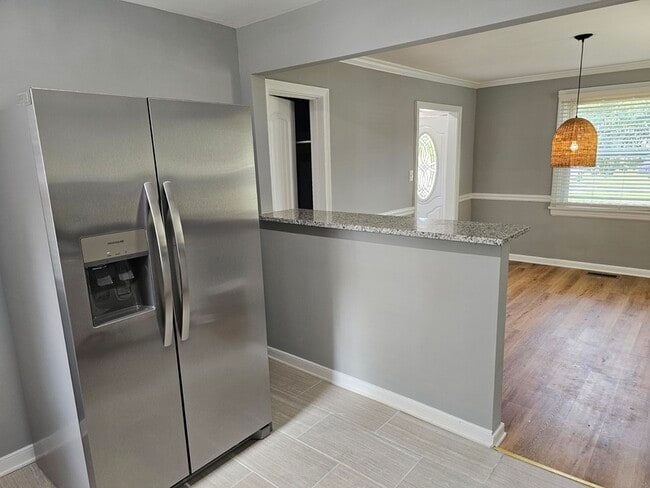 Building Photo - 3907 E Chatham Dr