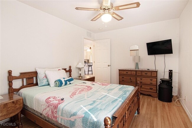 Building Photo - 3032 SW 10th Ave