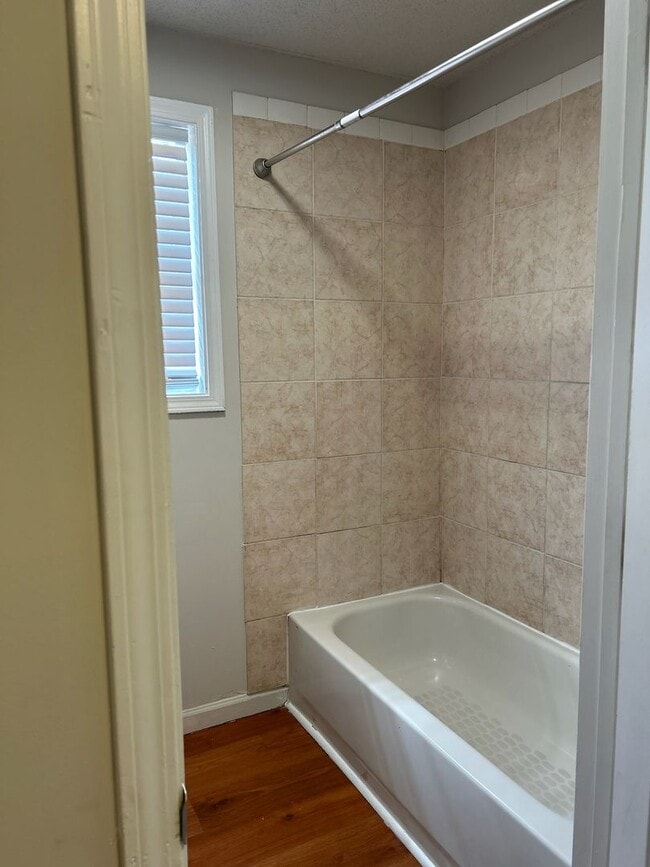 Building Photo - 3625 Hickory St