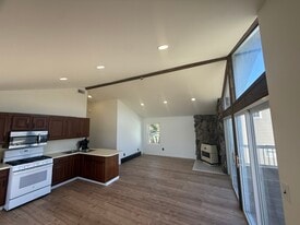 Building Photo - 12516 W Torquay Rd