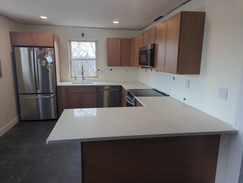 Building Photo - 163 Franklin St