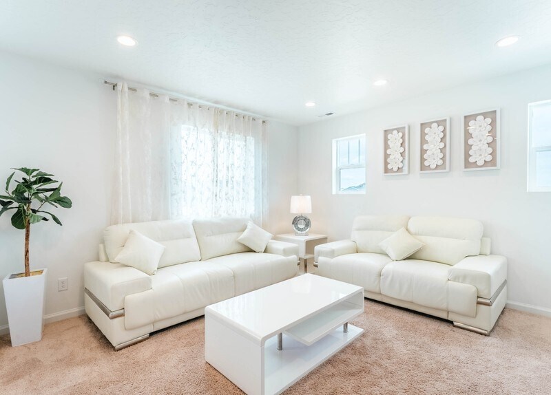 Building Photo - 431 W Palomino Way