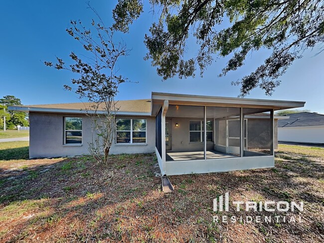Building Photo - 3328 Montano Ave
