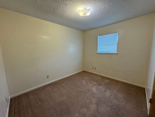 Building Photo - 360 Virtual Tour Available