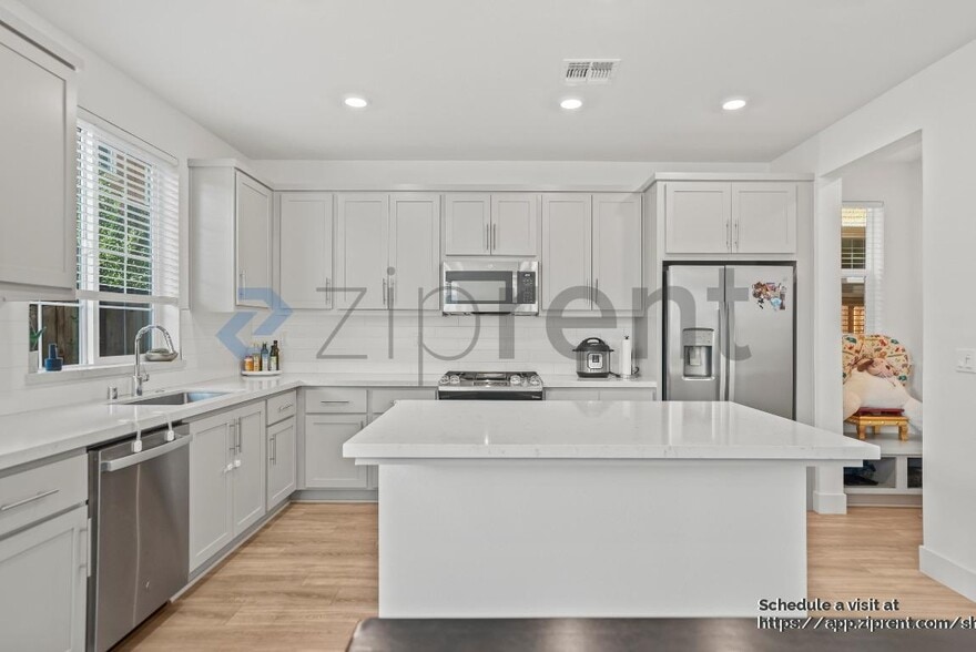 Building Photo - 1804 French Wy