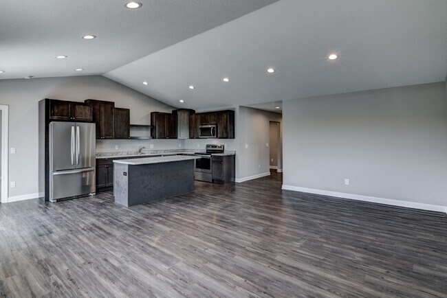 Building Photo - 600 W 9th St