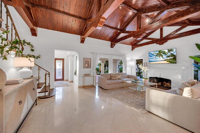 Building Photo - 2500 Hibiscus Pl