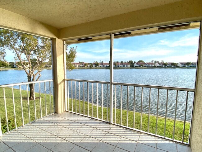 Building Photo - 7760 Emerald Cir