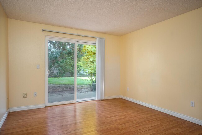 Building Photo - 5470 SW Alger Ave