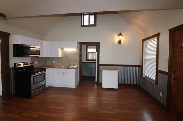 Building Photo - 1800 Newport Rd