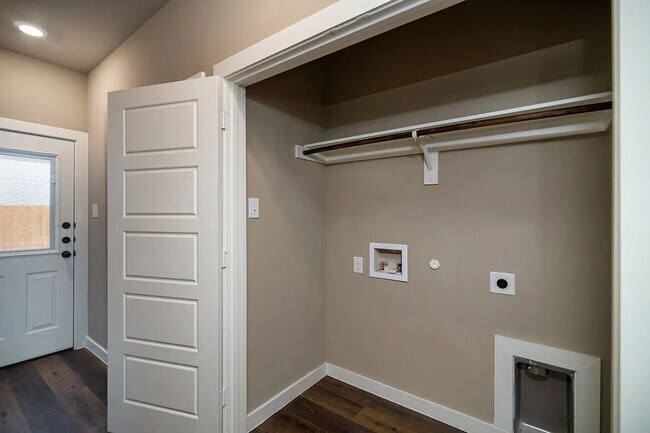 Building Photo - 621 Fallow Dr