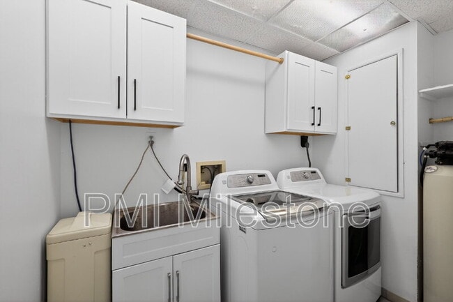Building Photo - 7830 Whiterim Terrace
