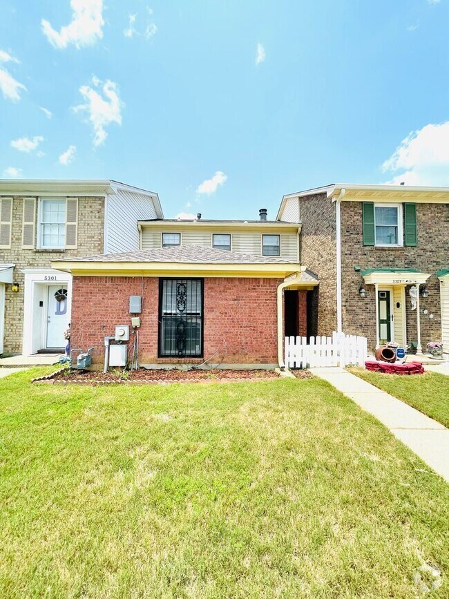 Building Photo - ** 3 bed 2 bath located off Vaughn Road **...